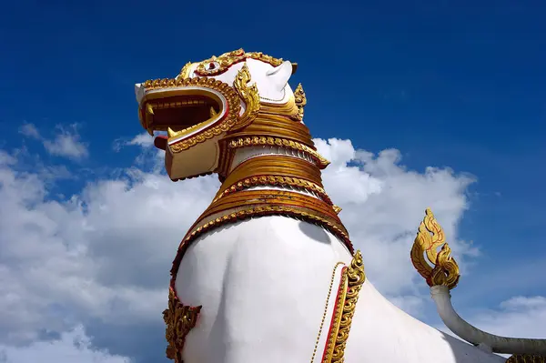 Singha Leeuwenbeeld Voor Mon Tempel Sangkraburi — Stockfoto