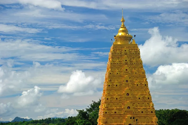 Golden Pagoda Province Kanchanaburi Thailand — Stockfoto