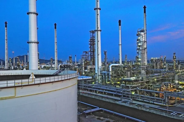 Productie Van Raffinaderijen Industriële Achtergrond — Stockfoto