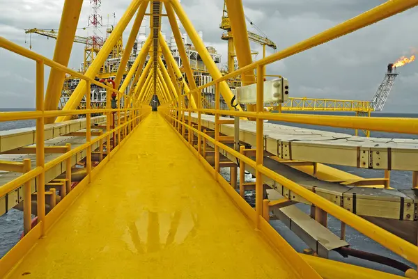 Razzo Gas Sulla Piattaforma Petrolifera Nel Golfo Della Thailandia — Foto Stock