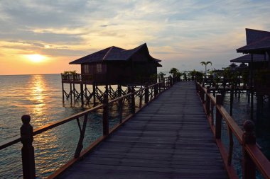 Sipadan Mabul Resort 'taki Stilt evleri - Malezya 