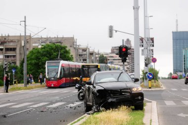 Damaged car in the city