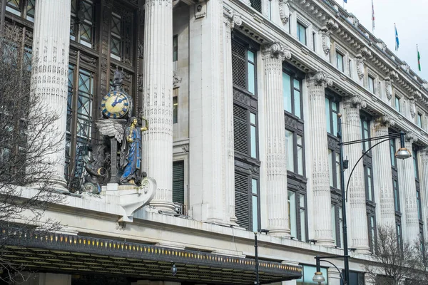 Лондон Великобритания Марта Фасад Знаменитого Универмага Selfridges — стоковое фото