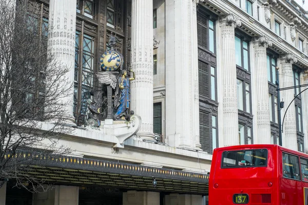London Велика Британія March Фасад Відомого Універмагу Selfridges — стокове фото