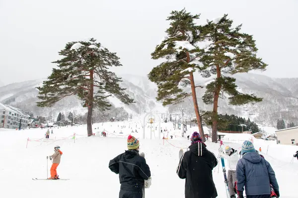 People Skiing Resort — Stock Photo, Image