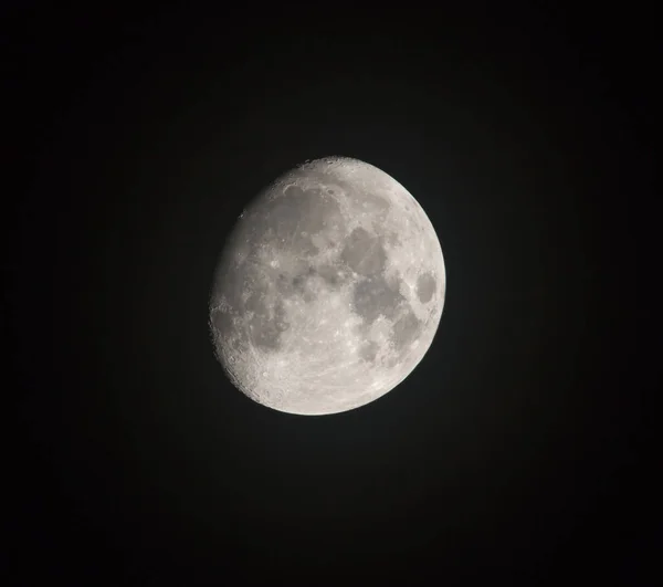 Lune Sur Fond Ciel Sombre — Photo