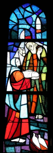 教堂里的圣利奥波德曼迪奇彩色玻璃 — 图库照片