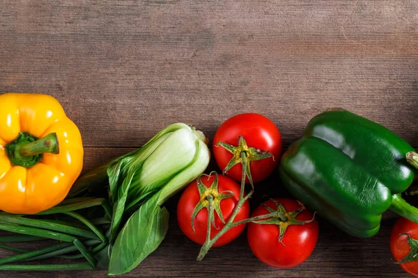 Gemüse Auf Holz Hintergrund Biologische Lebensmittel — Stockfoto
