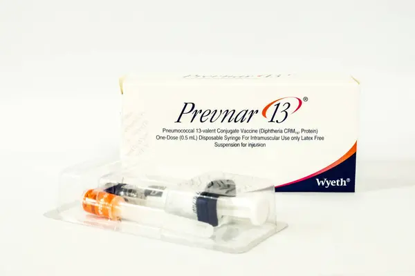 Prevnar Vacina Pneumococo Sobre Fundo Branco — Fotografia de Stock