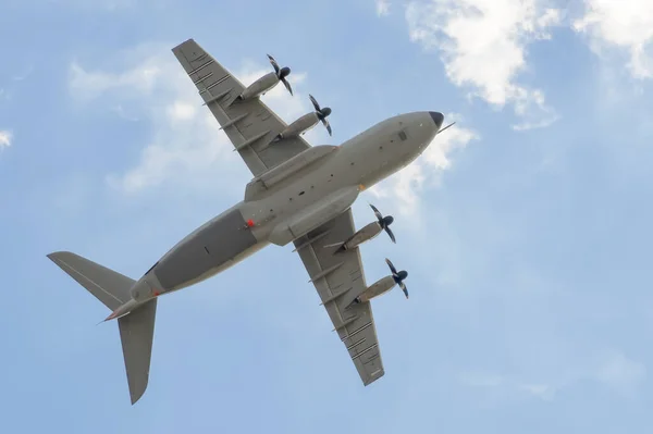 Airbus A400M Acrobatie Aérienne Dans Ciel — Photo