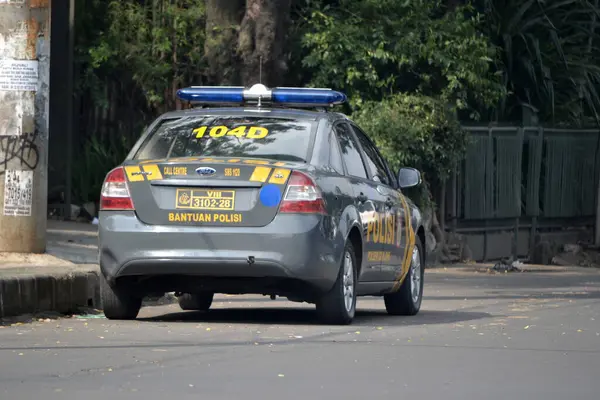 Endonezya Polis Arabası Şehir Sokaklarında — Stok fotoğraf