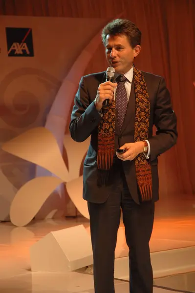 2010年1月21日 Axaの最高経営責任者 Ceo ヘンリ カストリーズがマリアのホテルセナヤンでスピーチを行った — ストック写真