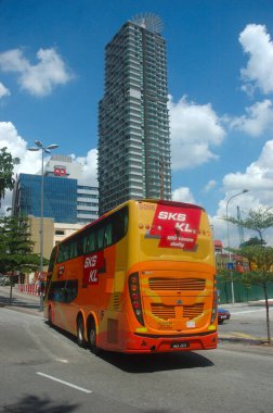 Kuala Lumpur karayolu trafiği. Asya konseptini gezmek