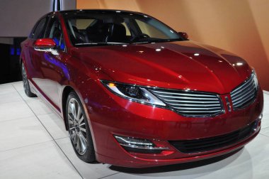 Lincoln MKZ, renkli resim