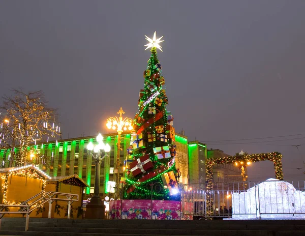 Julgran Staden Natten — Stockfoto