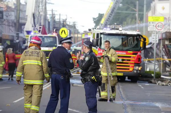 Police Fire Fighters Attend Blast Explosion Shop — Stock Photo, Image