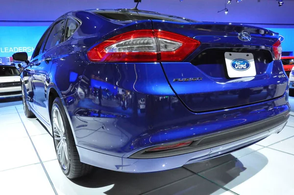 Ford Fusion Hybrid Conceito Show Automático — Fotografia de Stock