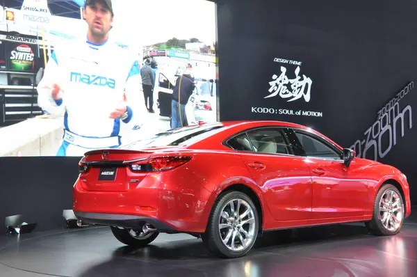 Mazda Sedan Για Την Έκθεση Αυτοκινήτων — Φωτογραφία Αρχείου