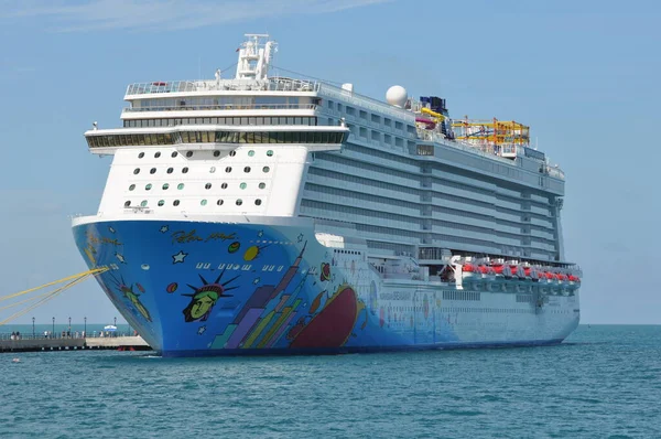 Noorse Afgescheiden Cruiseschip — Stockfoto