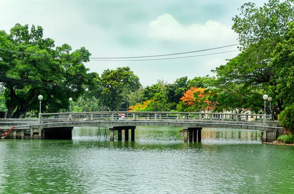 Stock image BANGKOK - july 3: Lake view of Lumpini Park in the Thai capital'