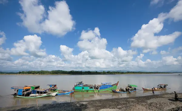 Boten Lossen Lay Myo River Myanmar — Stockfoto