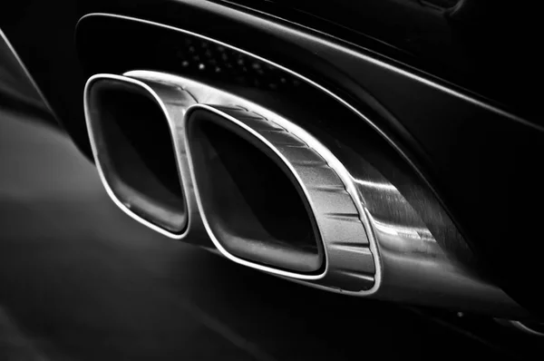 Schwarzes Modernes Luxusauto Auf Hintergrund — Stockfoto
