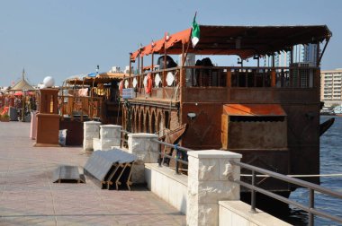 tekneler, abras, BAE dubai creek at dhows