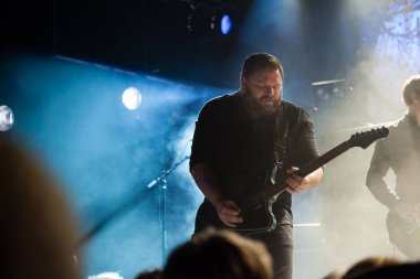 Norveçli hard rock grubu Skambankt performansı, Oslo, Norveç