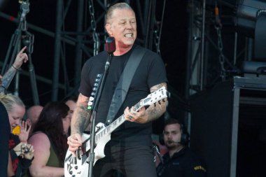 Amerikan heavy metal grubu Metallica performansı