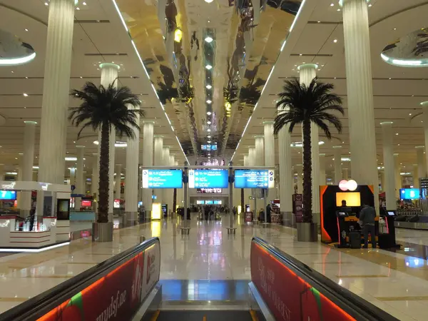 Nouveau Terminal Emirates Aéroport International Dubaï Aux Eau — Photo