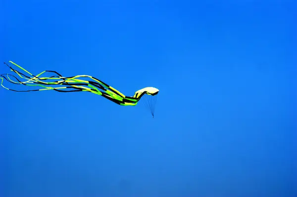 Blue Kite Flying Blue Sky Nature Background — Stock Photo, Image