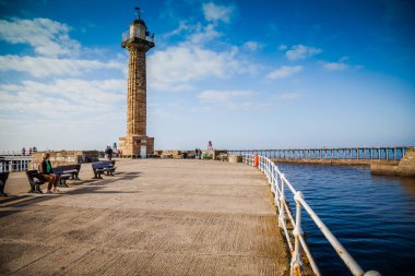 Whitby North Yorkshire Rıhtımı Deniz feneriyle