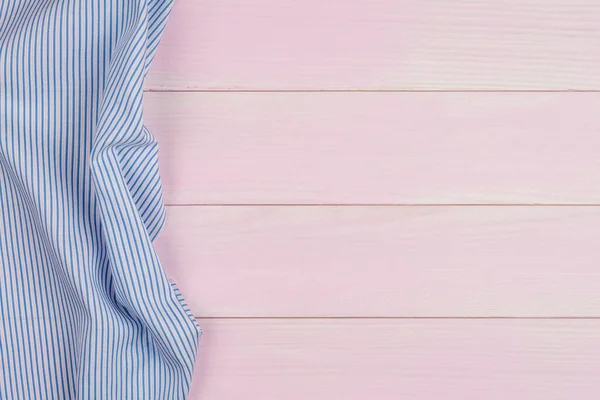 Абстрактний Фон Синій Рушник Над Рожевим Столом — стокове фото
