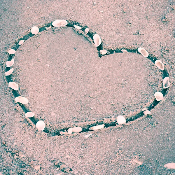 Μια Καρδιά Στην Άμμο Στην Παραλία — Φωτογραφία Αρχείου