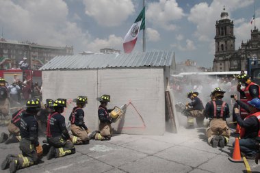  Fotoğraf - MEKSİKA - EARTHQUAKE - HAYATLARI 