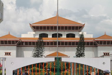 NEPAL, Kathmandu: Sanatçılar, hükümetin ülkenin ilk demokratik anayasasını açıklamasından bir gün sonra 21 Eylül 2015 'te Nepal' in Katmandu kentinde düzenlenen kutlamalara katıldılar.                                       