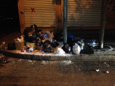 LEBANON, Beyrut: Beyrut 'ta çöp krizinin başlamasından bu yana iki ay geçti ve 21 Eylül 2015 