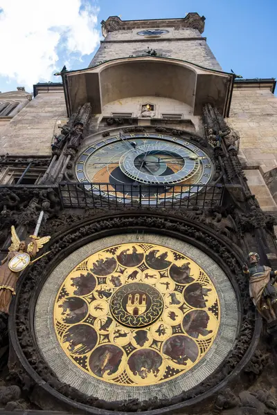 プラハ天文時計 市内の地元建築 — ストック写真