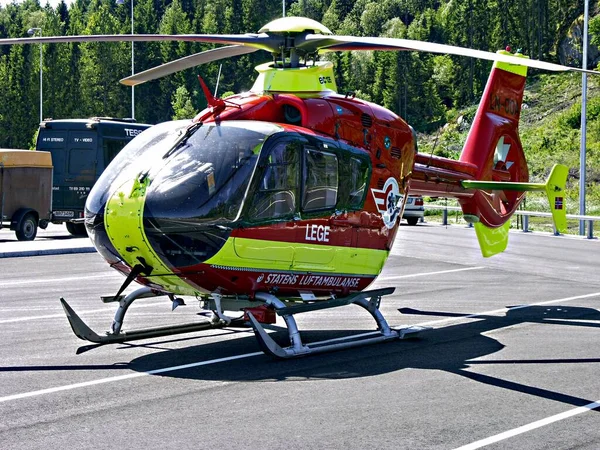 Överblick Över Helikopter Flygning Och Transportkoncept — Stockfoto