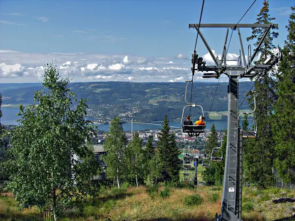Uitzicht Kabelbaan Achtergrond Van Berg — Stockfoto