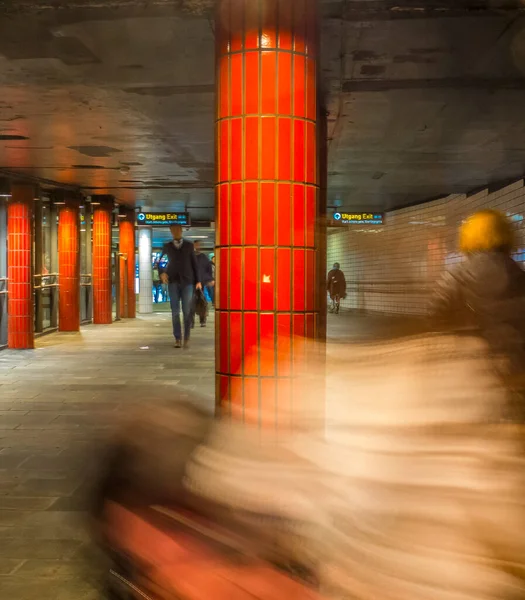 Blurred Image Walking People Train Station Oslo — Stock Photo, Image