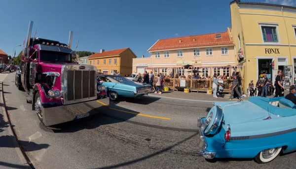 Street Cruisin Club Halden Corocznie Organizuje Jedno Najbardziej Uczęszczanych Norweskich — Zdjęcie stockowe