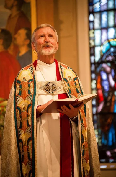 Priest Holding Bible Church — Stock Photo, Image