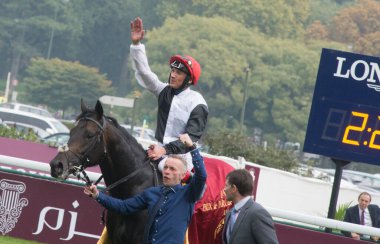 FRANCE, Paris: 94. Katar Prix de l 'Arc de Triomphe binicilik yarışı Paris' te 4 Ekim 2015 tarihinde yapıldı..        