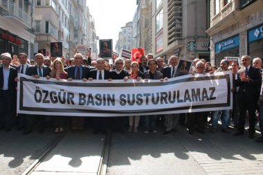 Hindi, basın özgürlüğü, protesto
