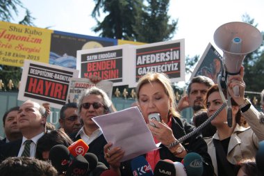 Hindi, basın özgürlüğü, protesto