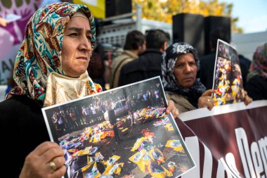 Ankara 'daki terör saldırısına göre gösteri. FRANSA PARIS  