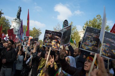 Ankara 'daki terör saldırısına göre gösteri. FRANSA PARIS  