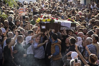 Ankara patlaması sonrasında düzenlenen cenaze töreninin editoryal görüntüsü, İzmir, Türkiye