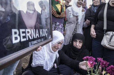 Ankara patlaması sonrasında düzenlenen cenaze töreninin editoryal görüntüsü, İzmir, Türkiye